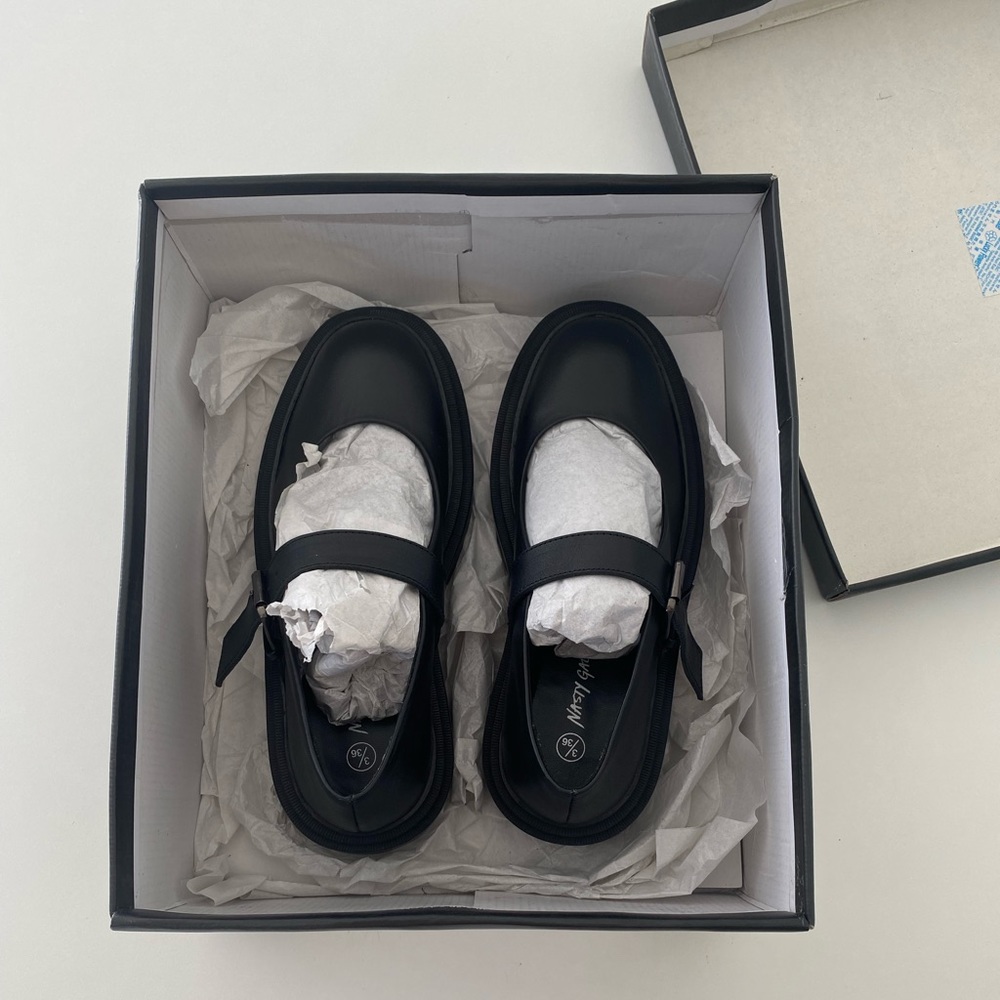 Mary Jane leather chunky sold out nasty gal